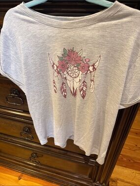 Jessica Simpson Light Gray Floral Skull Graphic Tee